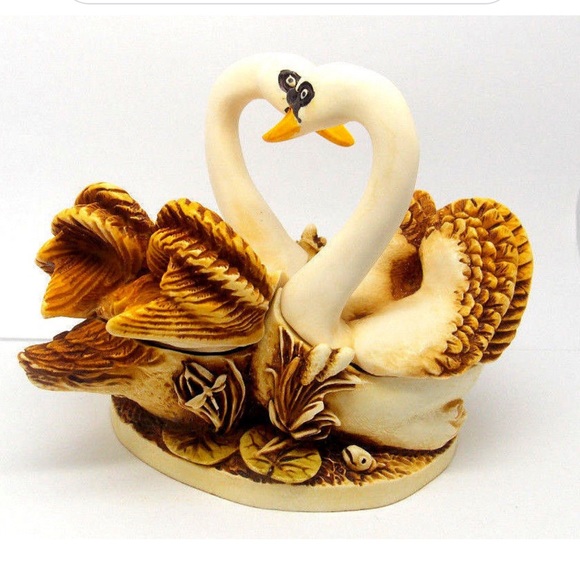 Harmony Kingdom Pillow Talk Pair of Swans - Picture 1 of 12